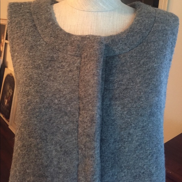 Pleione Gray wool fleece snap front vest - Picture 5 of 8
